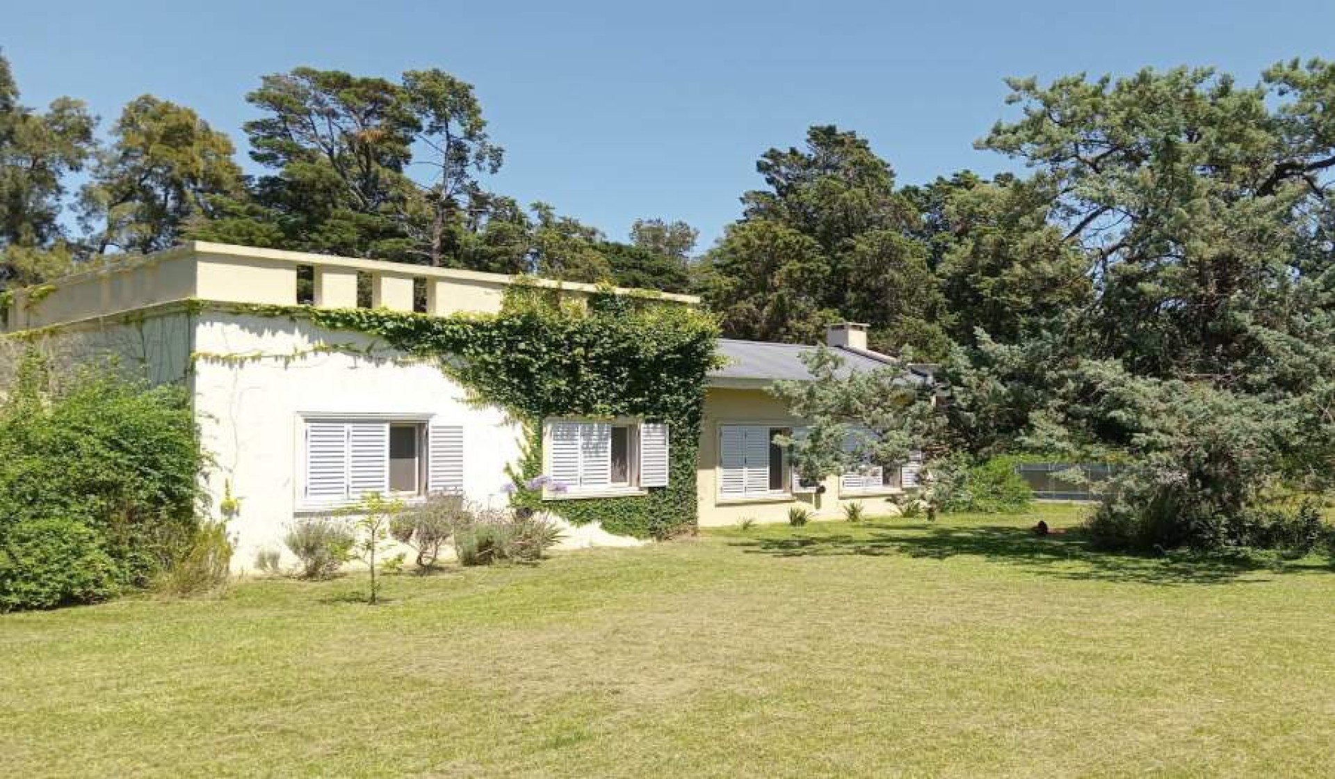 Alquiler casaquinta con piscina en Barrio Loma Verde Escobar