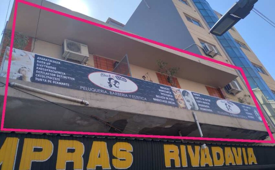 Venta Piso comercial en la feria de la estación de Escobar